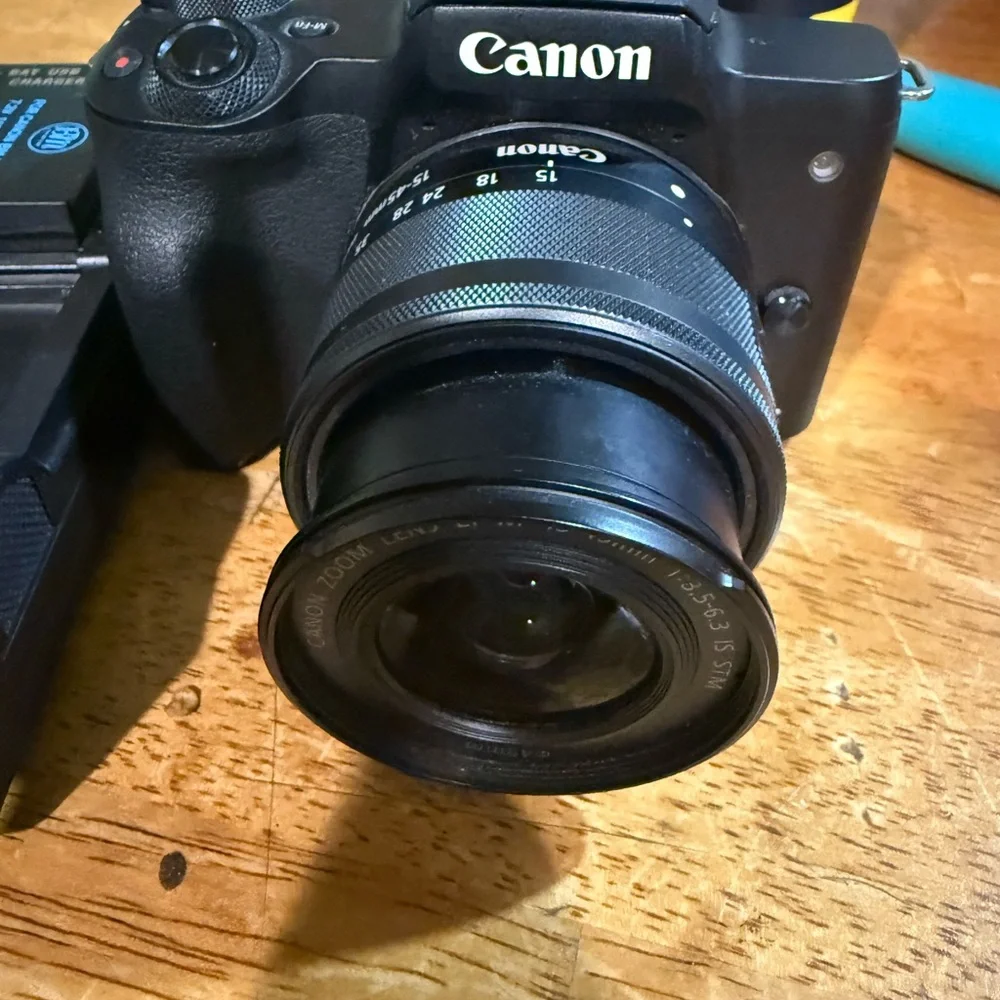 Canon EOS M50 Mirrorless Camera - Black